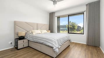 4 bedrooms, free WiFi, bed sheets