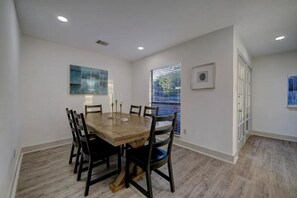 Dining - Cozy Corner Retreat (Richmond)