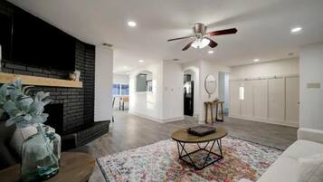 Smart-tv, pejs, bordfodbold