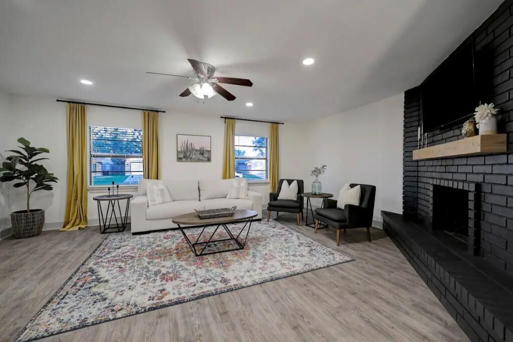 TV connectée, cheminée, baby-foot