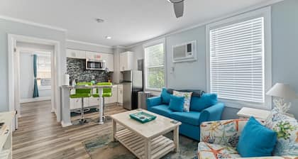 Riverview Green: Downtown Melbourne Apartment