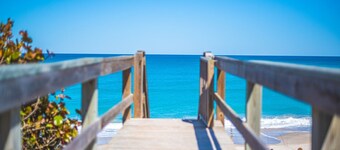 Tranquility Pelican Suite - Oceanfront Paradise!