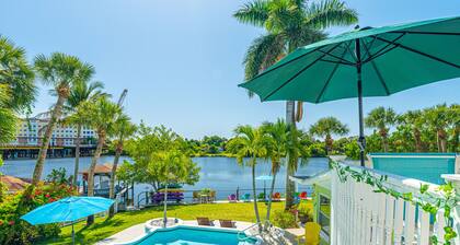 Crane Creek Inn Heron Room: Waterfront Pool B&B