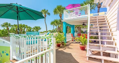 Crane Creek Inn Ibis Room: Waterfront Pool B&B