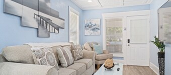 Riverview Cottage: Downtown Melbourne 2 Bed House