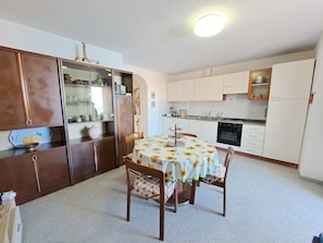 Standard Apartment | Private kitchen
