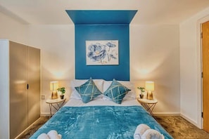 2 habitaciones, tabla de planchar con plancha y wifi gratis 