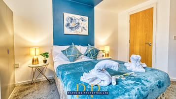 2 bedrooms, iron/ironing board, free WiFi, bed sheets