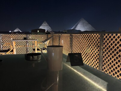 Nefertari Pyramids View Inn