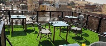 Nefertari Pyramids View Inn