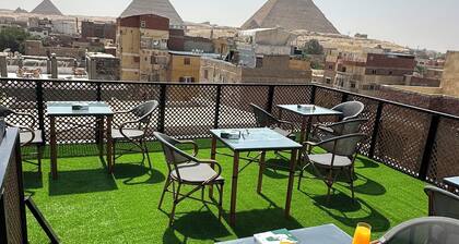 Nefertari Pyramids View Inn