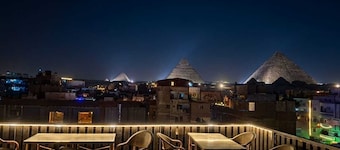 Nefertari Pyramids View Inn