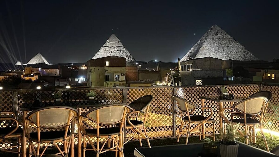 Nefertari Pyramids View Inn
