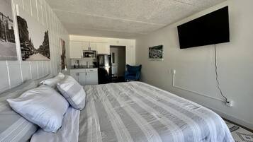 1 habitación, tabla de planchar con plancha, wifi y ropa de cama