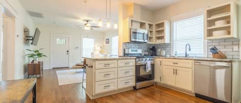 Fridge, microwave, oven, stovetop