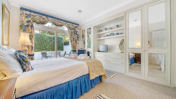 4 bedrooms, desk, iron/ironing board, free WiFi