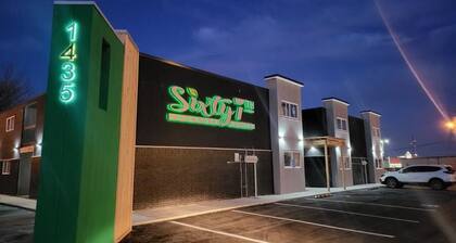 Beautiful Contemporary Suite #07