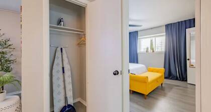 Beautiful Contemporary Suite #07