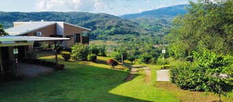 Vista Verde en el Pacífico a 1 Kilómetro de la Carretera Interamericana