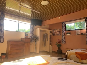 1 dormitori, wifi gratuïta i roba de llit