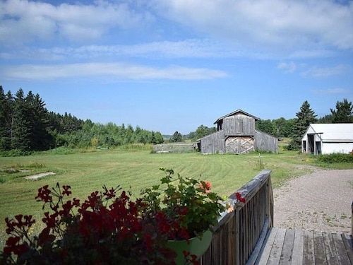 NEW LISTING - FARMHOUSE --VERY CLOSE TO SNOWMOBILE TRAILS - VERY PRIVATE
