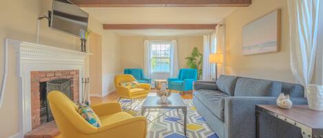 Smart-tv och eldstad