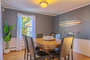 Dining - 4BR Near Newport, Beaches & Navy Base (Middletown)