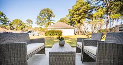Heart of Pooler- Family friendly w/ garage parking