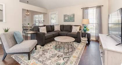 Heart of Pooler- Family friendly w/ garage parking