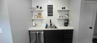 Grand Rapid's 2bedroom apartment, just a quick 3-min drive to DeVos Perform Hall