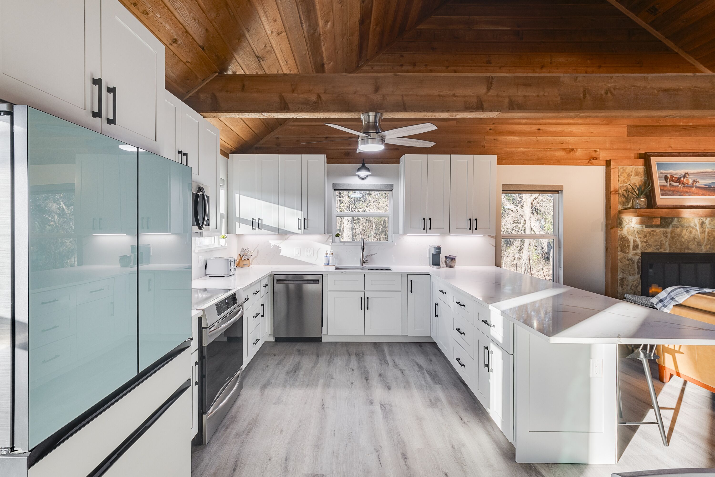 Frigorífic, microones, forn i placa de cuina 