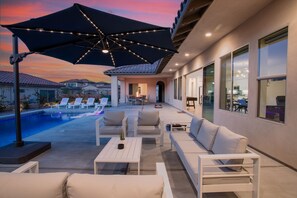 Outdoor pool, a heated pool - PGA West Cotton Candy Skies- pool, hot tub, mountain views, private clubhouse (La Quinta)