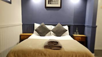1 bedroom, desk, free WiFi, bed sheets