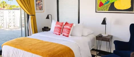 Iron/ironing board, free WiFi, bed sheets
