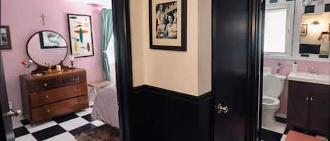 Iron/ironing board, free WiFi, bed sheets