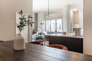 Interior - Dtown Penthouse 3bd VIEWS+Parking +Gym+Pool (Chicago)