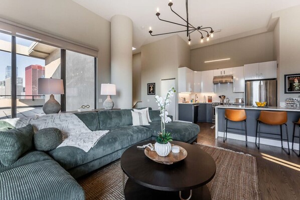 Smart TV, fireplace, ping pong