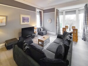 TV - Flat 3, Barron House (Nairn)