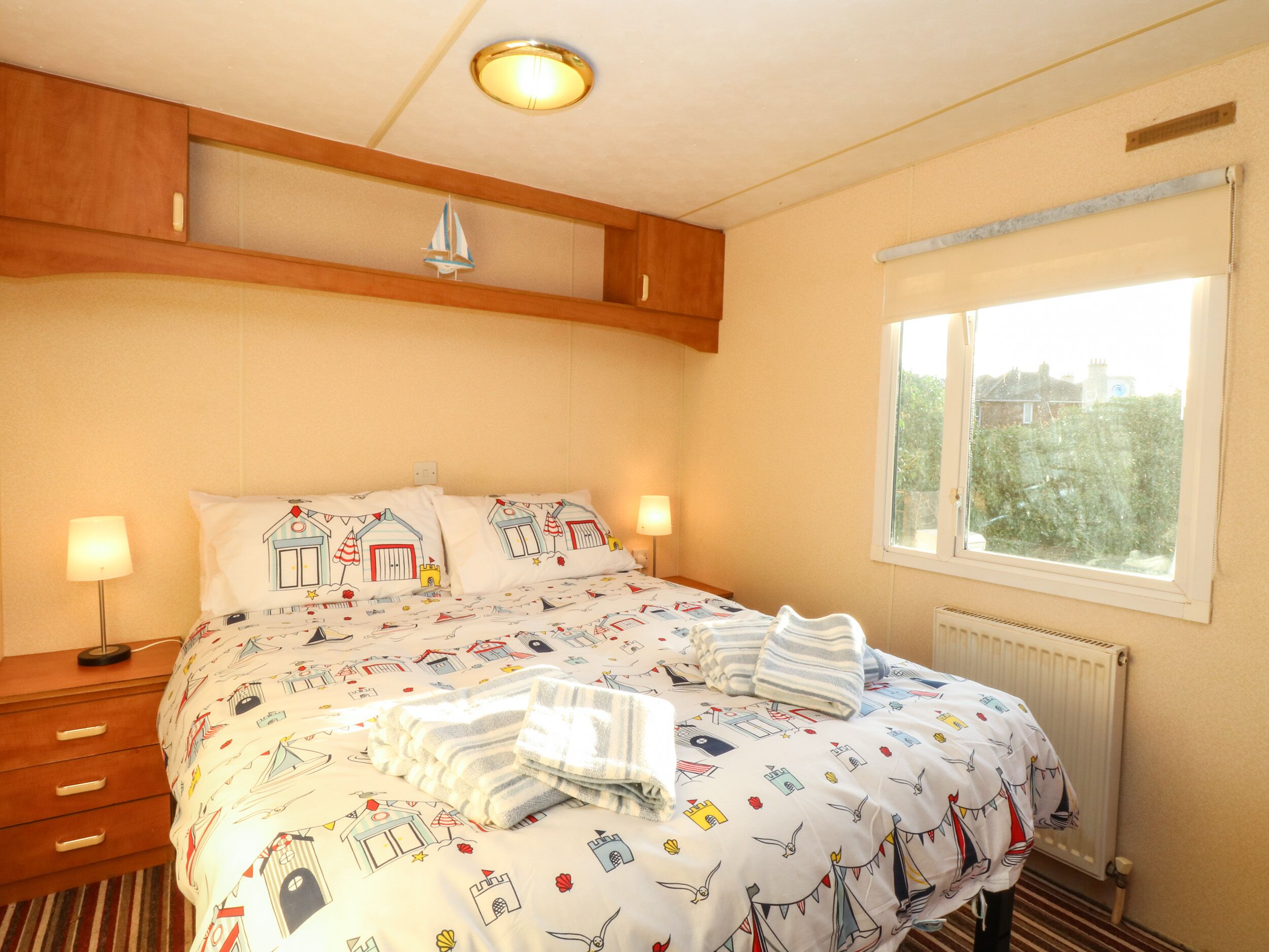 2 habitaciones, decoración personalizada y muebles diferentes 