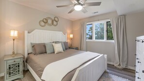 2 bedrooms, desk, iron/ironing board, WiFi