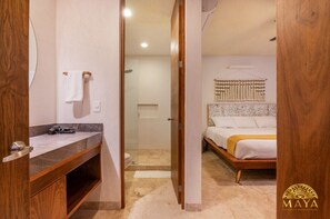 2 chambres, bureau, fer et planche à repasser, accès au Wi-Fi (inclus)