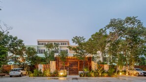 المنشأة من الخارج