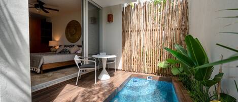 屋外ダイニングエリア