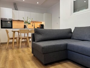 TV - Modern apartment with balcony  (Hlavní mesto Praha)
