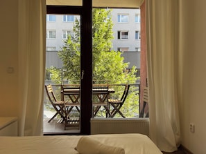 3 bedrooms, iron/ironing board, travel cot, free WiFi - Modern apartment with balcony  (Hlavní mesto Praha)
