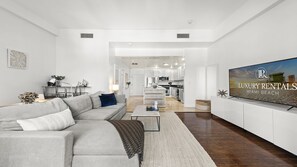 Smart-TV, videospill, DVD-spiller og fotballspill