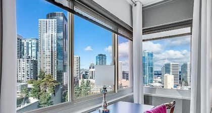 2BR, 2BA Cozy, Central, Downtown Convention Center