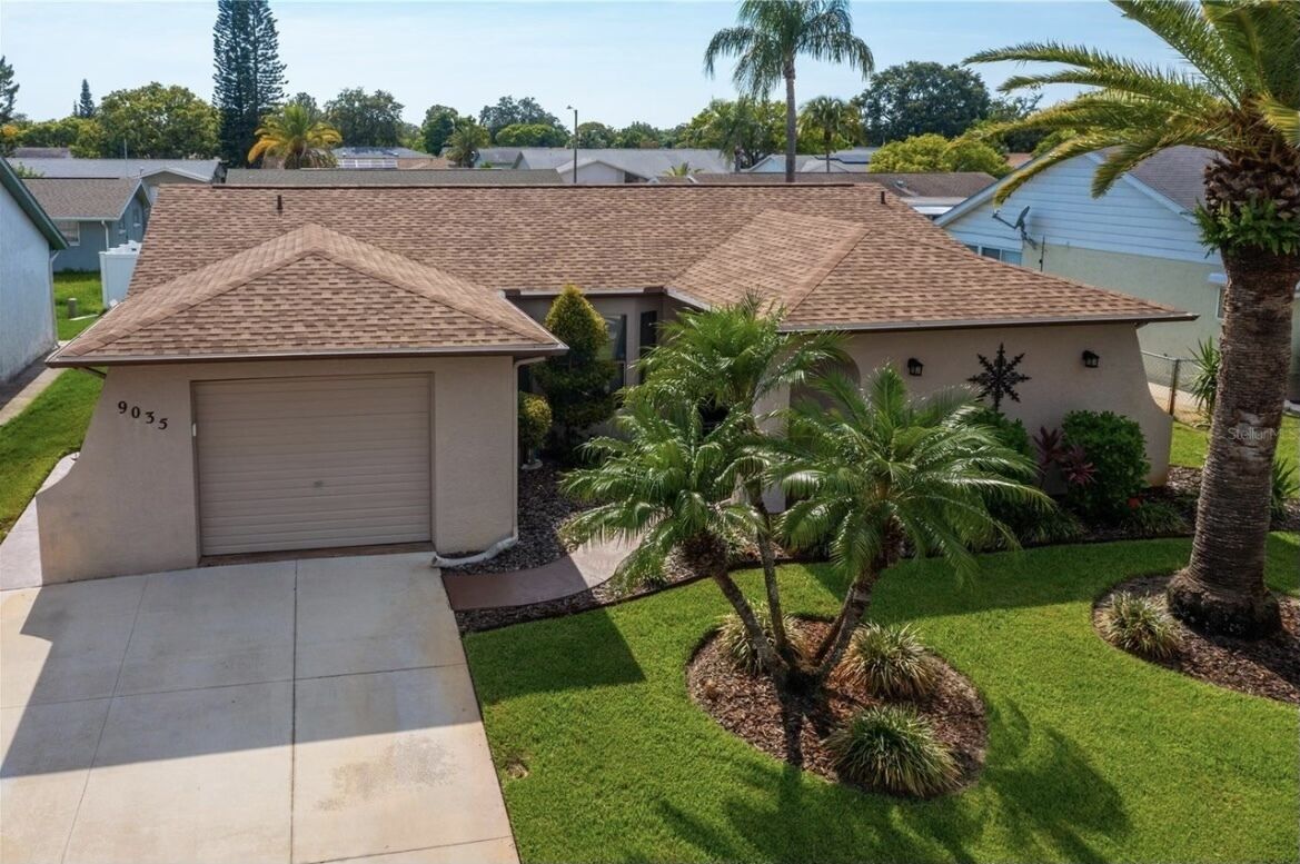Tropical Pool House Paradise! Your vacation home!