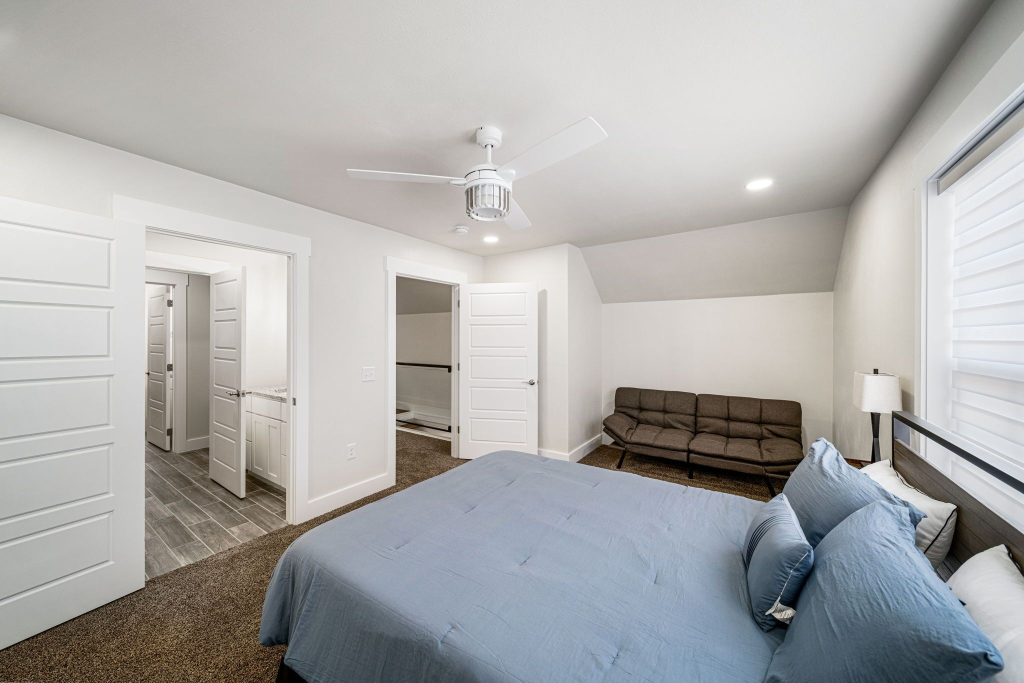 3 多间卧室、旅行婴儿床、免费 WiFi、床单