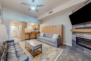 TV, fireplace